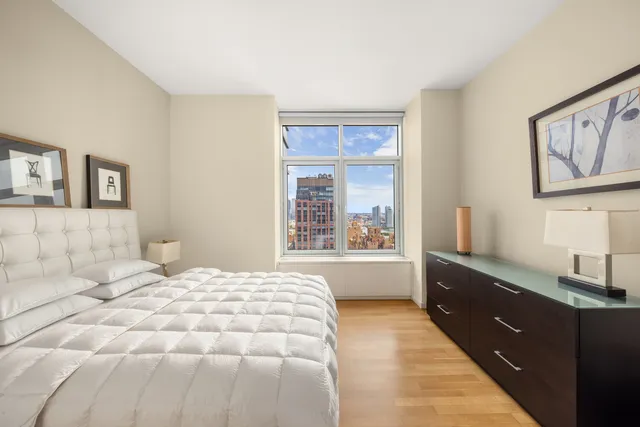 $3,500,000 | 310 East 53rd Street, Unit 27C | Midtown East