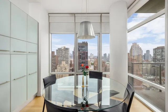 $3,500,000 | 310 East 53rd Street, Unit 27C | Midtown East