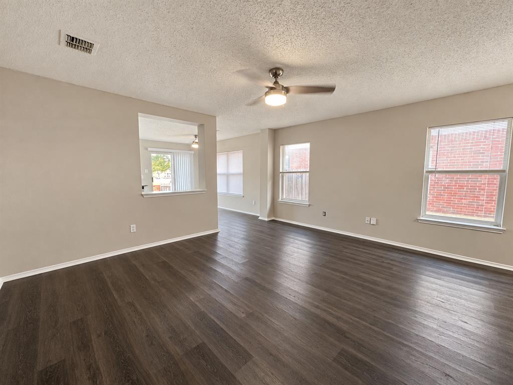 4604 Cool Ridge Court Fort Worth, TX 76133 - Photo 4 of 22 Gallery Image 4