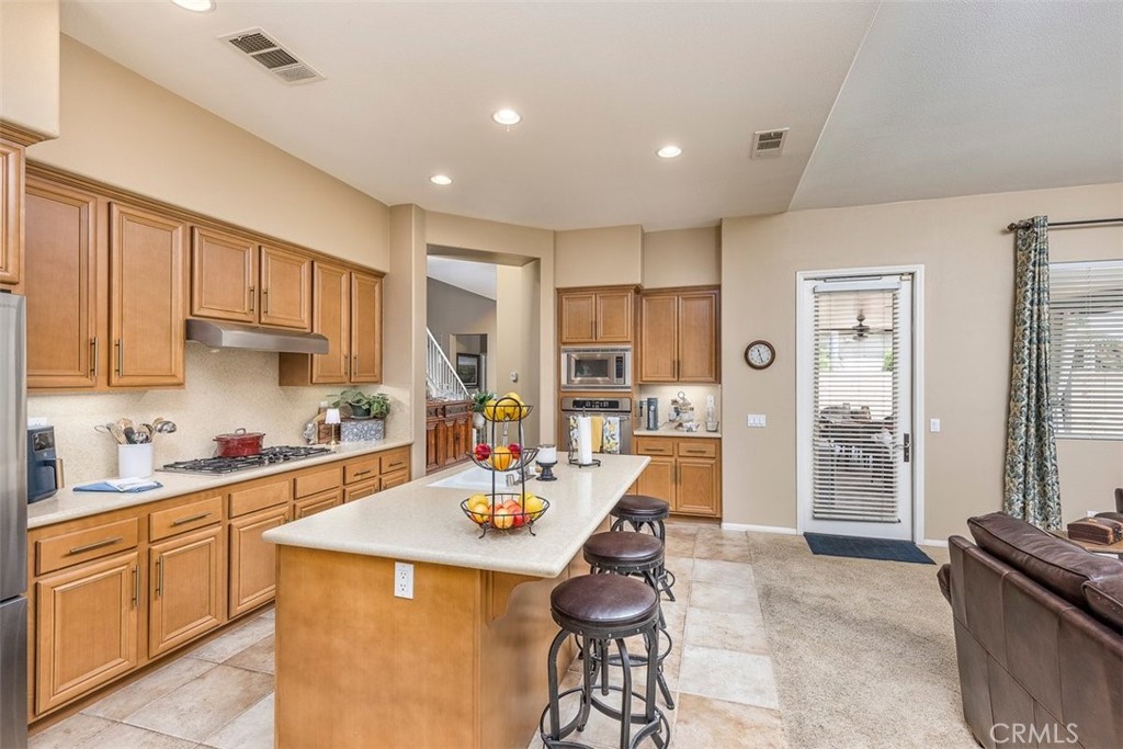 43922 Country Ridge Court Temecula, CA 92592 - Photo 24 of 61 Kitchen