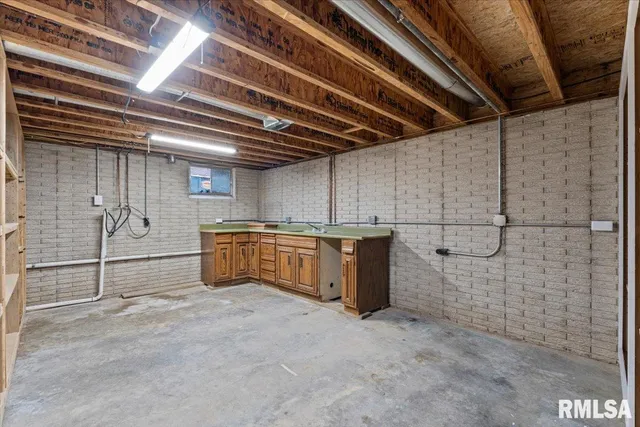 $519,000 | 1610 Wisconsin Street, Le Claire, IA 52753