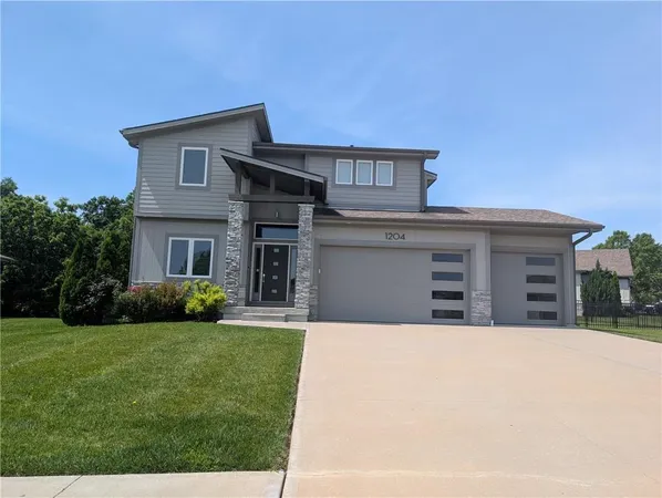 $550,000 | 1204 Rich Boulevard, Warrensburg, MO 64093
