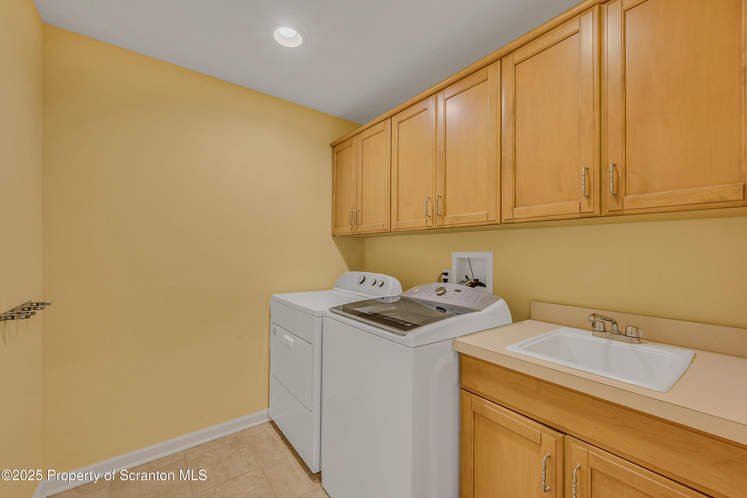 83 Hedge Row Run Clarks Summit, PA 18411 - Photo 22 of 49 a utility room with dryer and washer