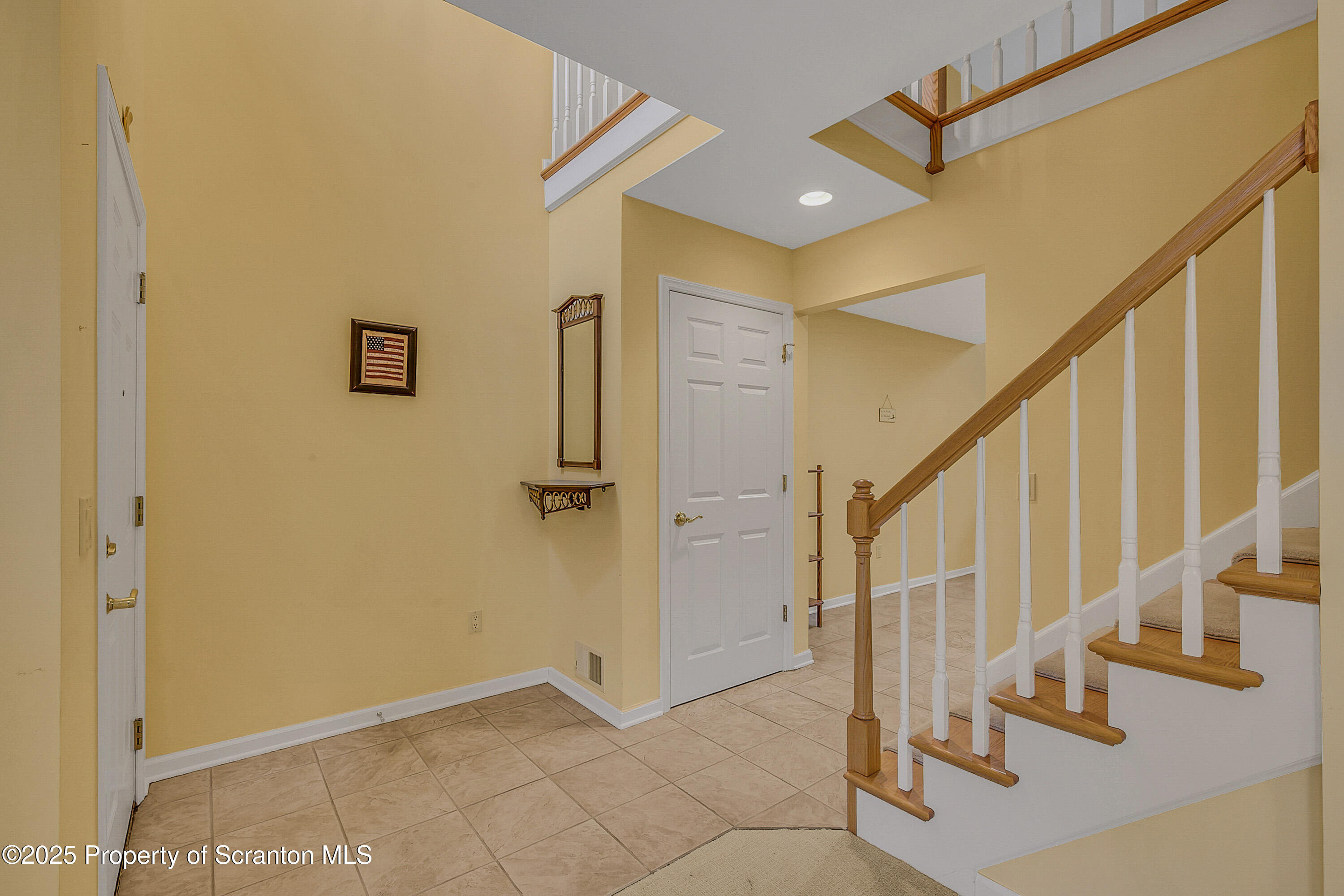 83 Hedge Row Run Clarks Summit, PA 18411 - Photo 6 of 49 a view of entryway with wooden floor