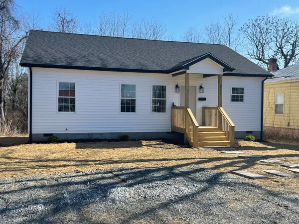 $295,900 | 511 Otey Street, Bedford, VA 24523