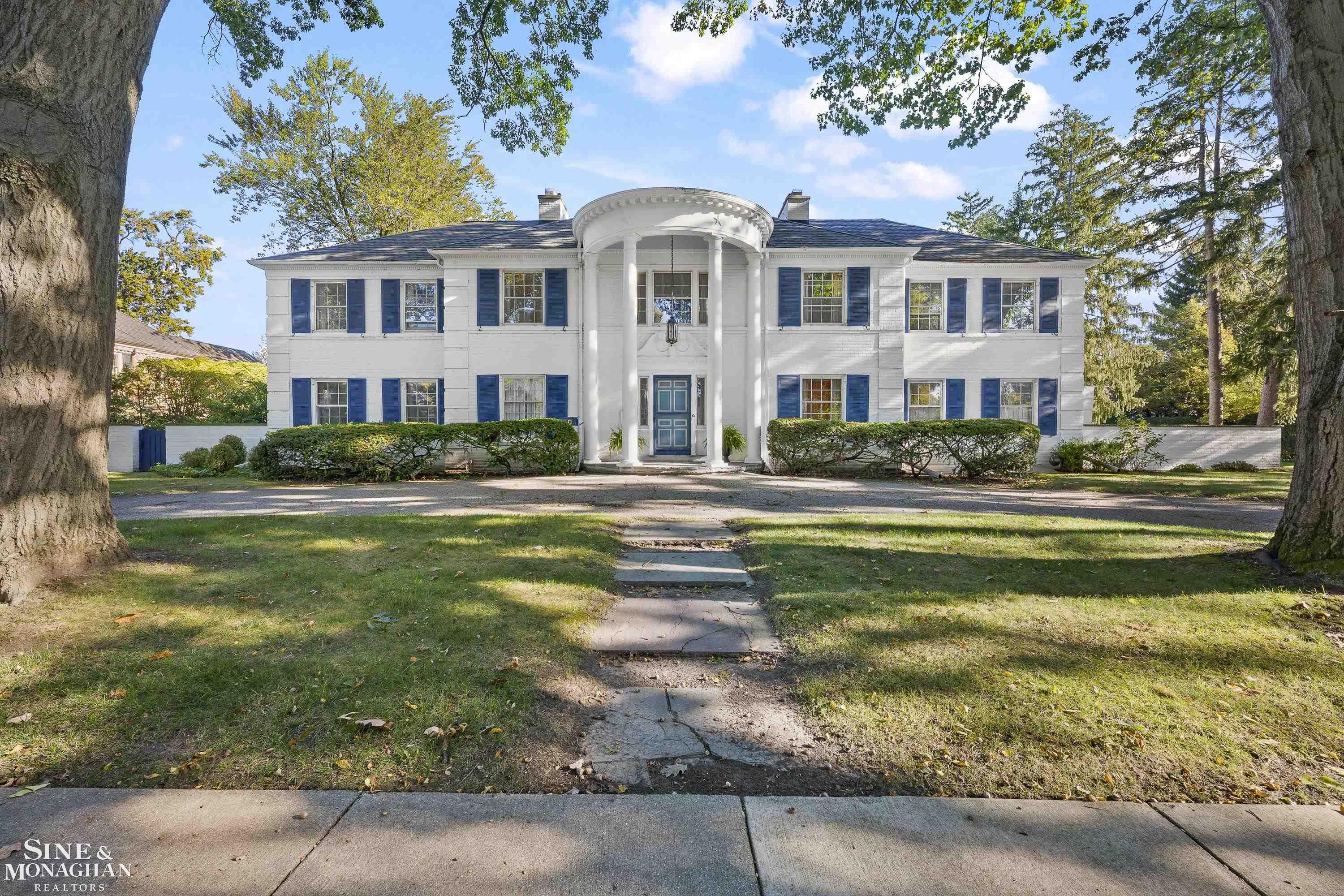 204 Cloverly Road Grosse Pointe Farms, MI 48236 - Photo 1 of 61