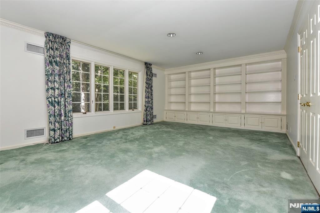 3 Split Rock Road Upper Saddle River, NJ 07458 - Photo 31 of 41 Gallery Image 31
