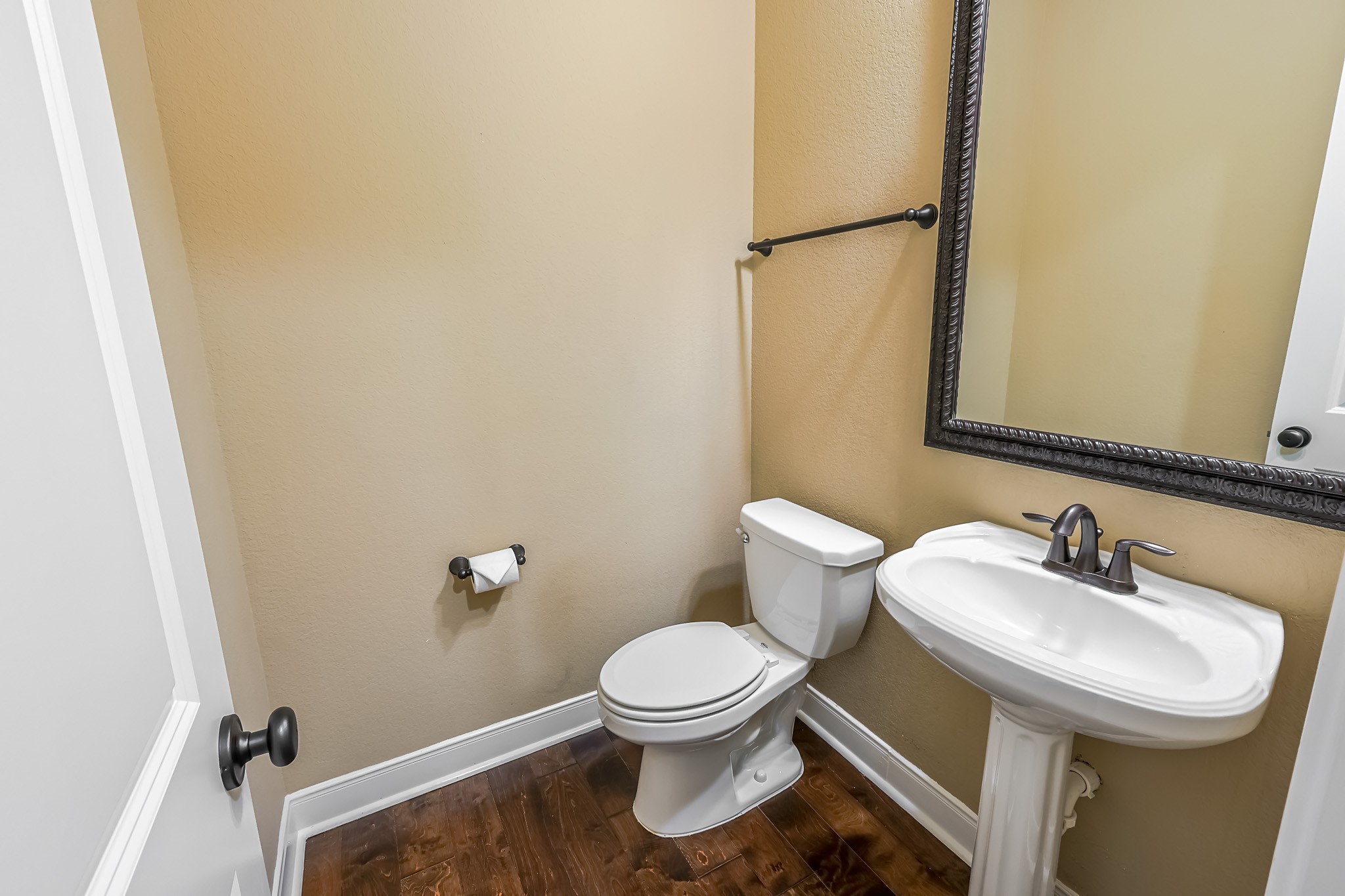 515 Mill Creek Road Pinehurst, TX 77362 - Photo 37 of 48 This is the half bath located close to living room and kitchen.