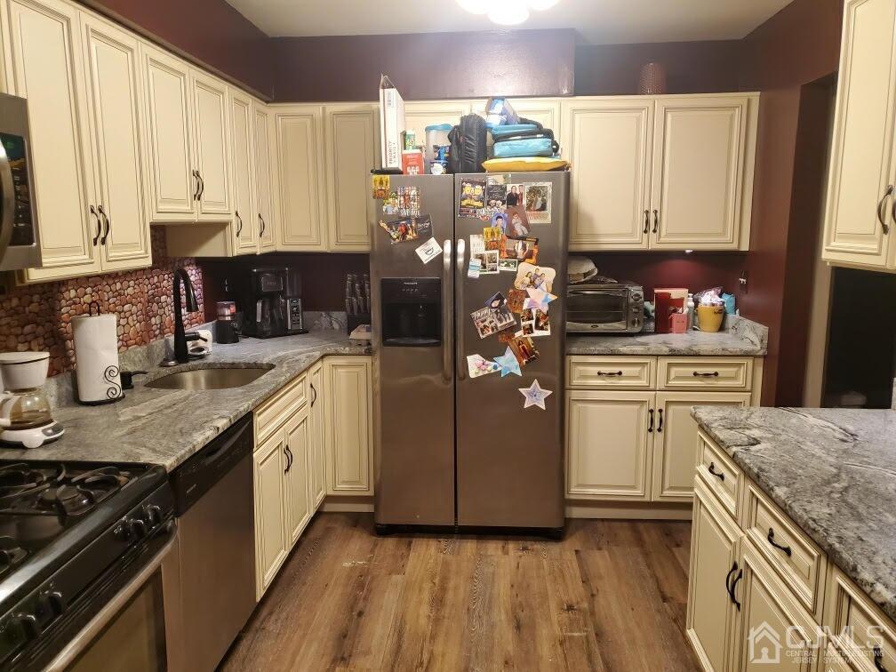 23 Morganville Road Matawan, NJ 07747 - Photo 2 of 27