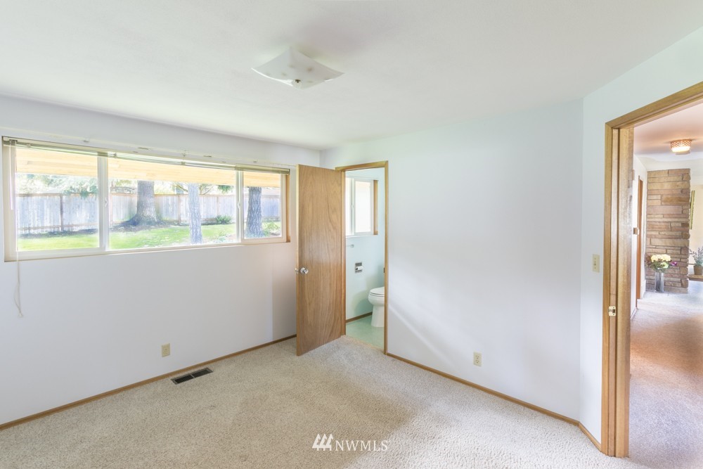 11019 Southeast 186th Street Renton, WA 98055 - Photo 11 of 25