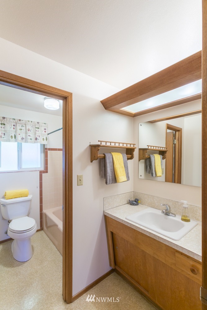 11019 Southeast 186th Street Renton, WA 98055 - Photo 15 of 25