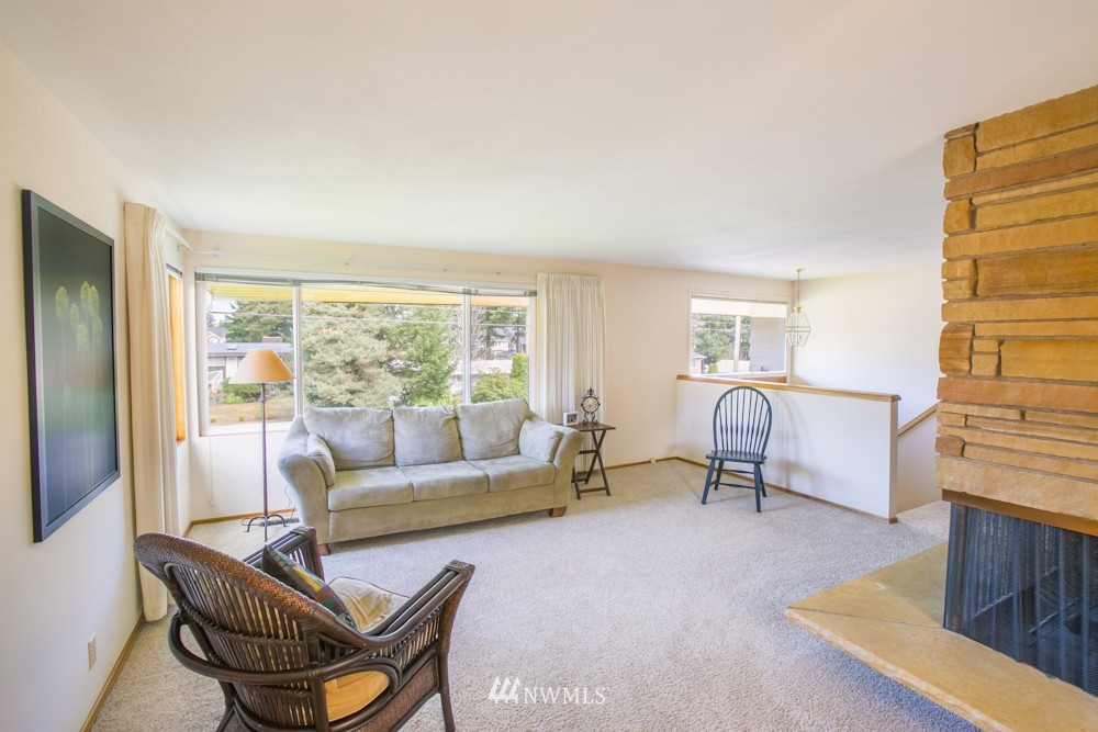 11019 Southeast 186th Street Renton, WA 98055 - Photo 4 of 25