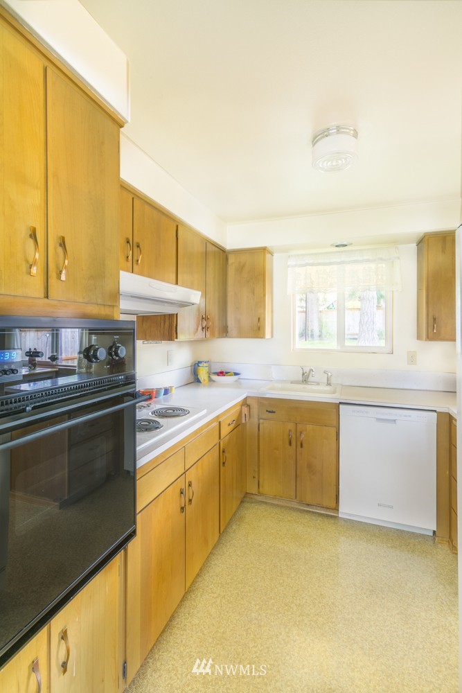 11019 Southeast 186th Street Renton, WA 98055 - Photo 6 of 25