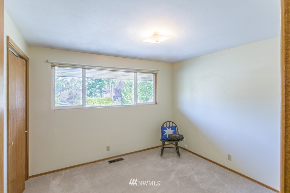 11019 Southeast 186th Street Renton, WA 98055 - Photo 9 of 25