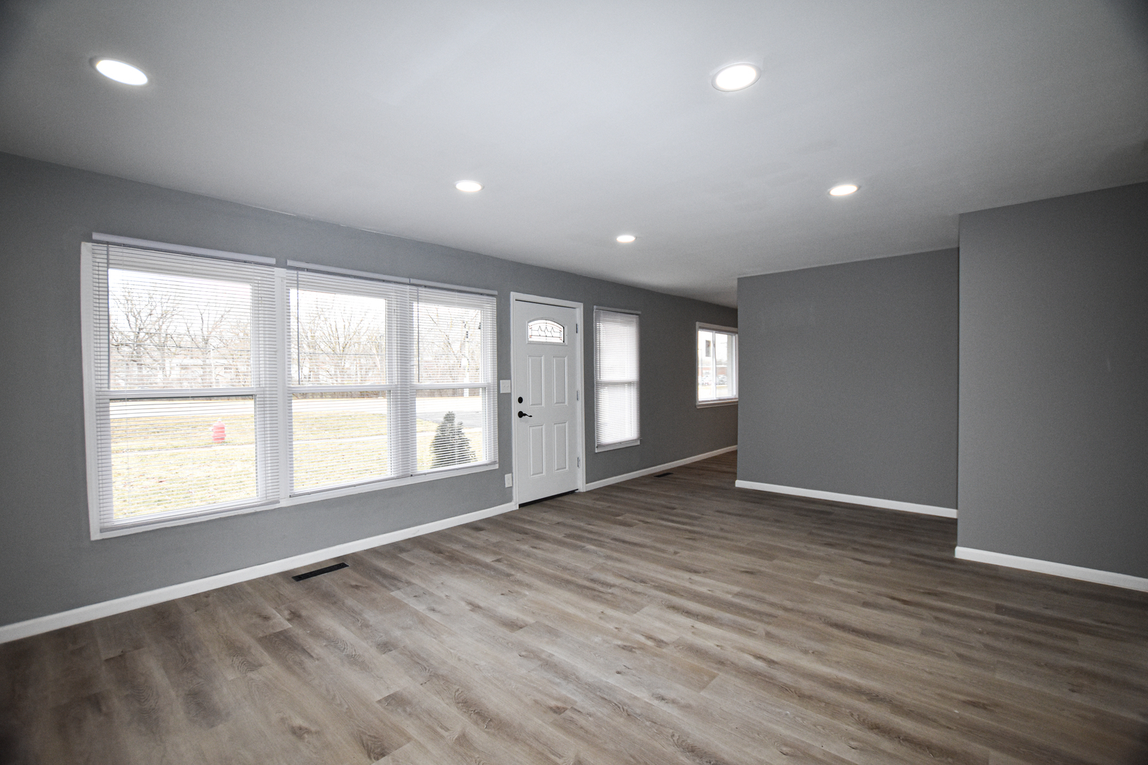 109 South Bartlett Road Streamwood, IL 60107 - Photo 10 of 39 a view of an empty room with a window
