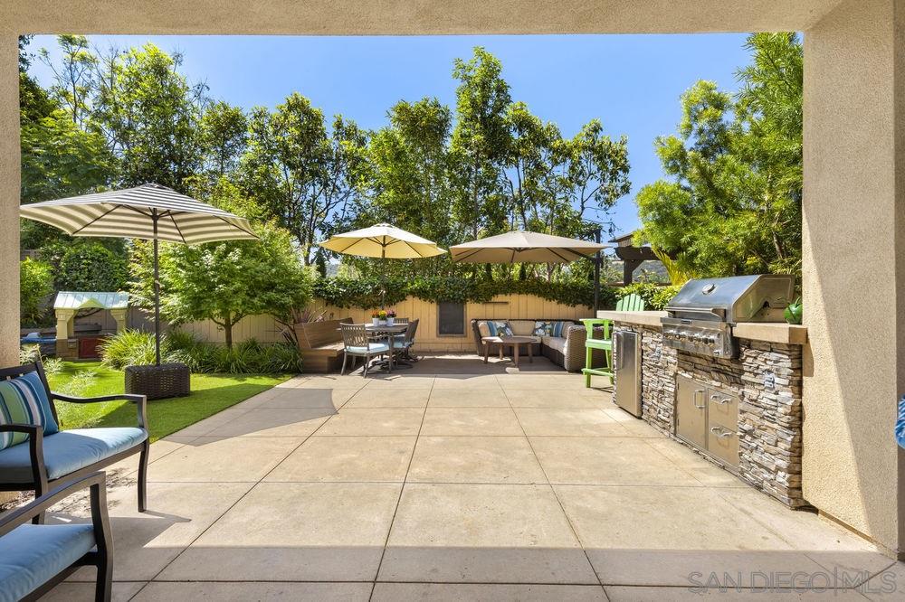 1077 Primrose Lane Encinitas, CA 92024 - Photo 11 of 25 Gallery Image 11