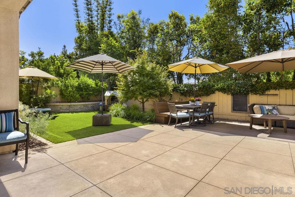 1077 Primrose Lane Encinitas, CA 92024 - Photo 12 of 25 Gallery Image 12