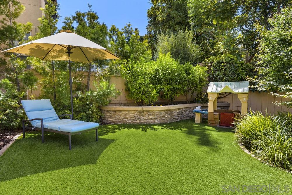 1077 Primrose Lane Encinitas, CA 92024 - Photo 15 of 25 Gallery Image 15