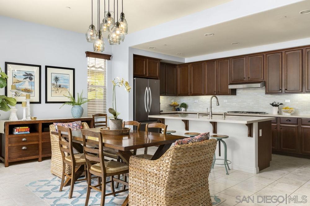 1077 Primrose Lane Encinitas, CA 92024 - Photo 9 of 25 Gallery Image 9