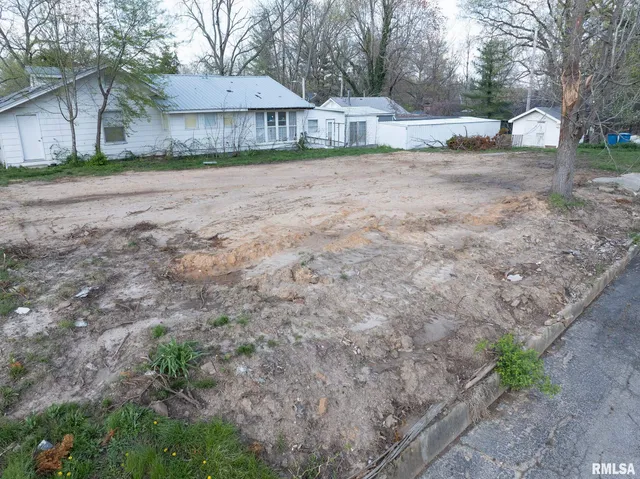 $5,500 | 704 North 8th Street, Mount Vernon, IL 62864