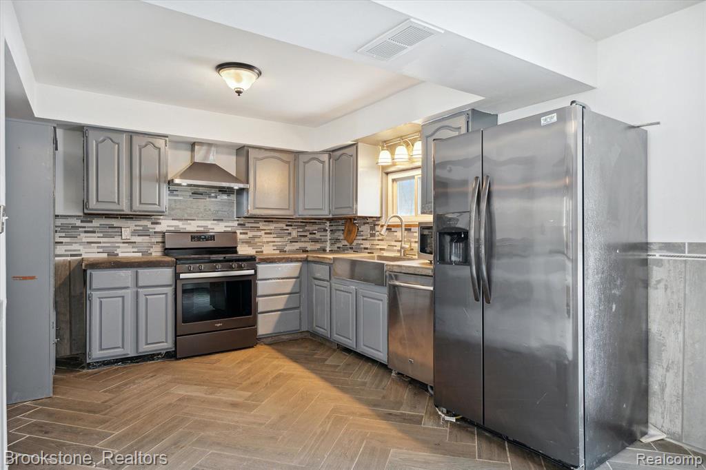 10365 Ortonville Road Clarkston, MI 48348 - Photo 11 of 37 Gallery Image 11