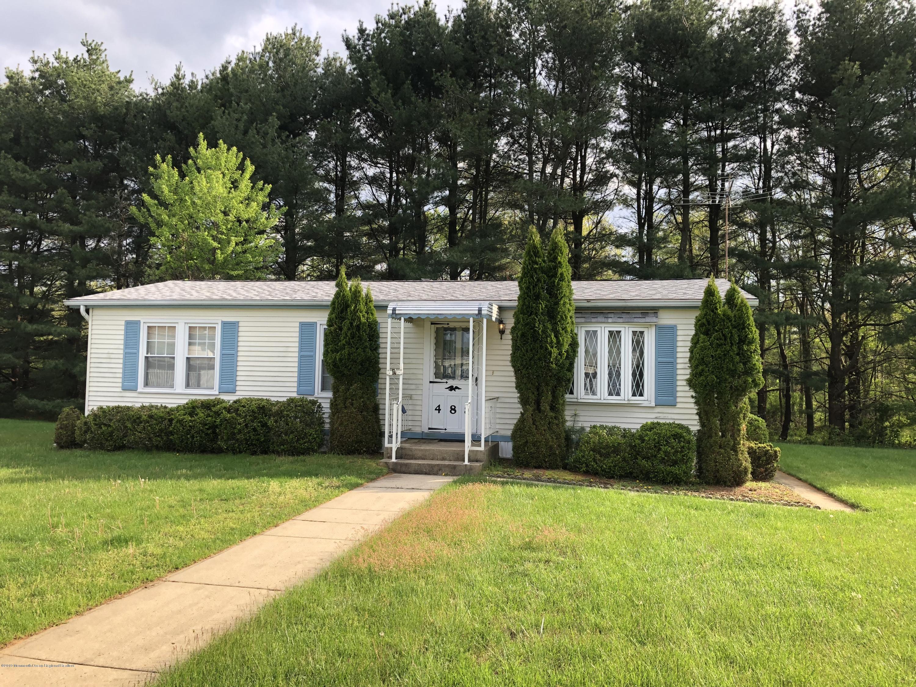 488 Rosalind Road Freehold, NJ 07728 - Photo 2 of 17 IMG_0833