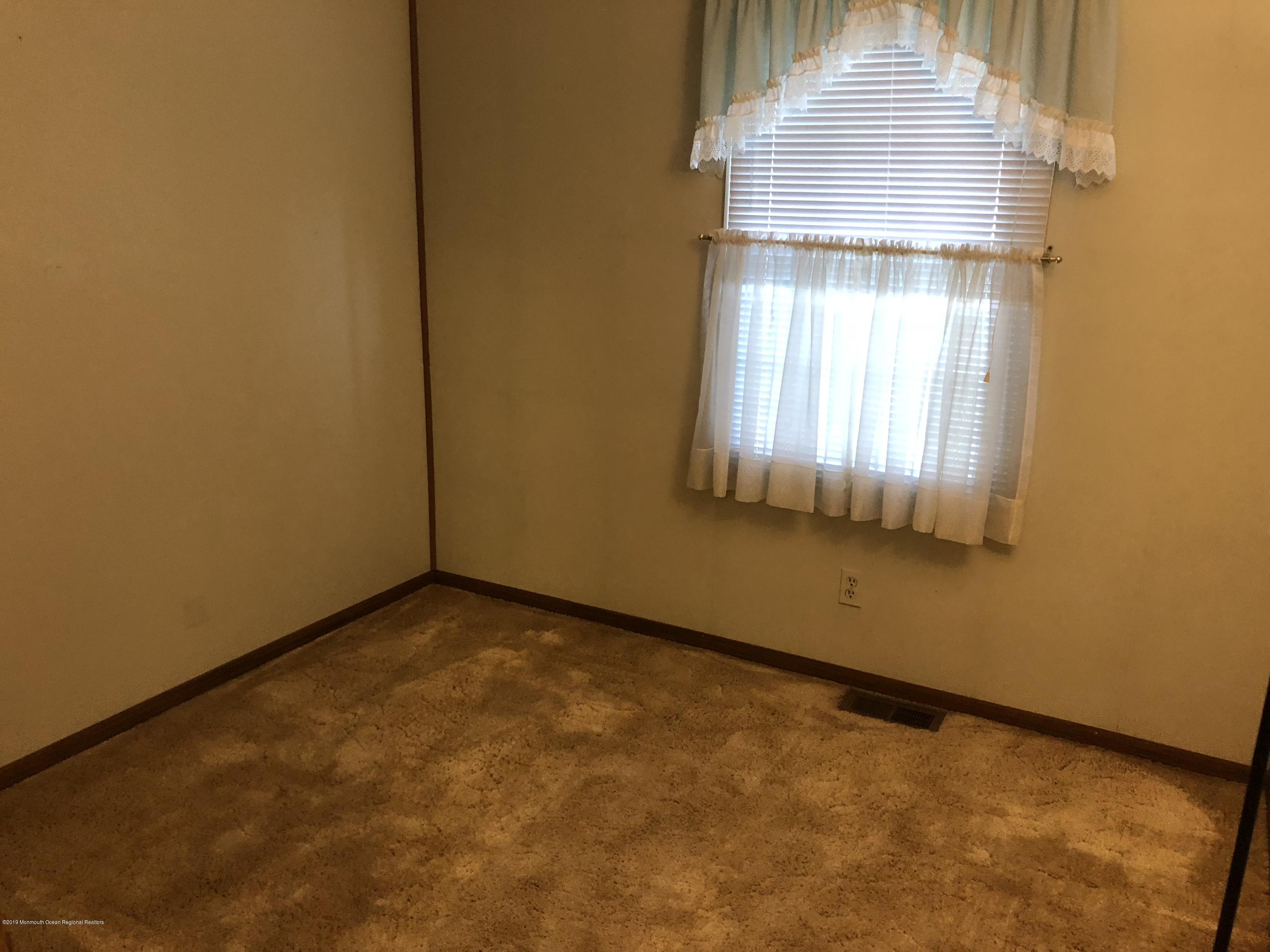 488 Rosalind Road Freehold, NJ 07728 - Photo 8 of 17 IMG_0845