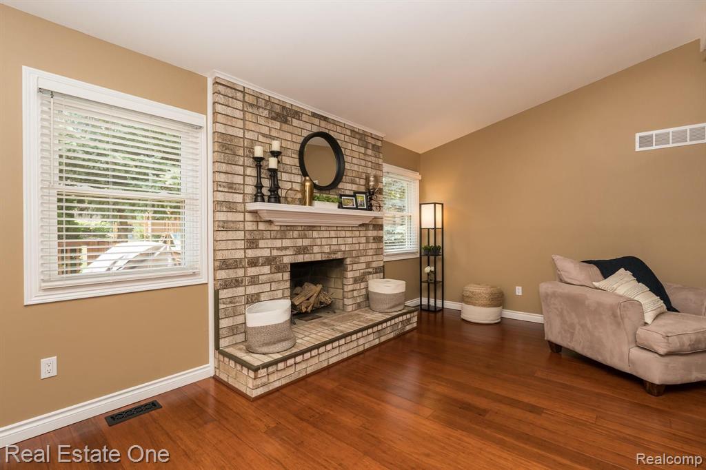 2090 Cumberland Road Rochester, MI 48307 - Photo 21 of 32
