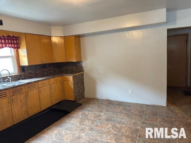 1905 South 13th Street Springfield, IL 62703 - Photo 4 of 15