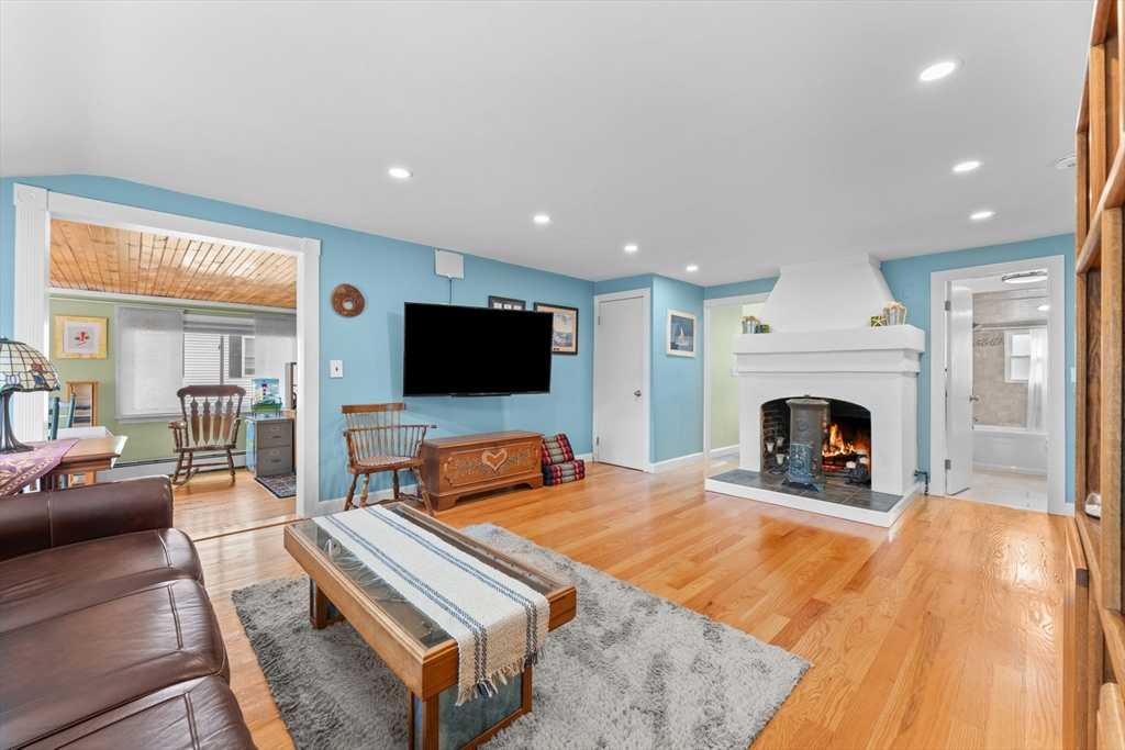49 Ossamequin Road Billerica, MA 01821 - Photo 9 of 28 Gallery Image 9
