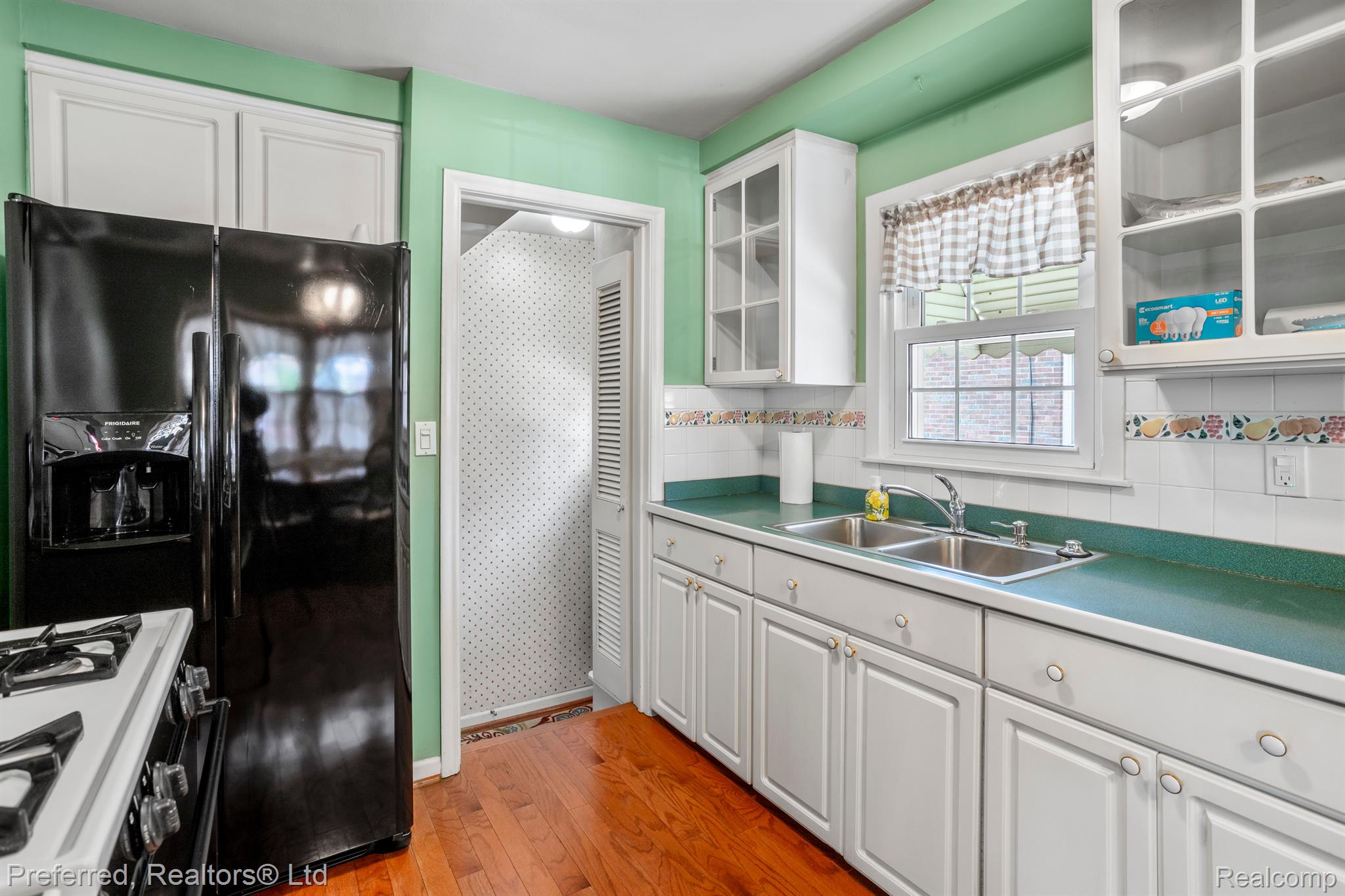 14725 Wick Road Allen Park, MI 48101 - Photo 9 of 27 Gallery Image 9