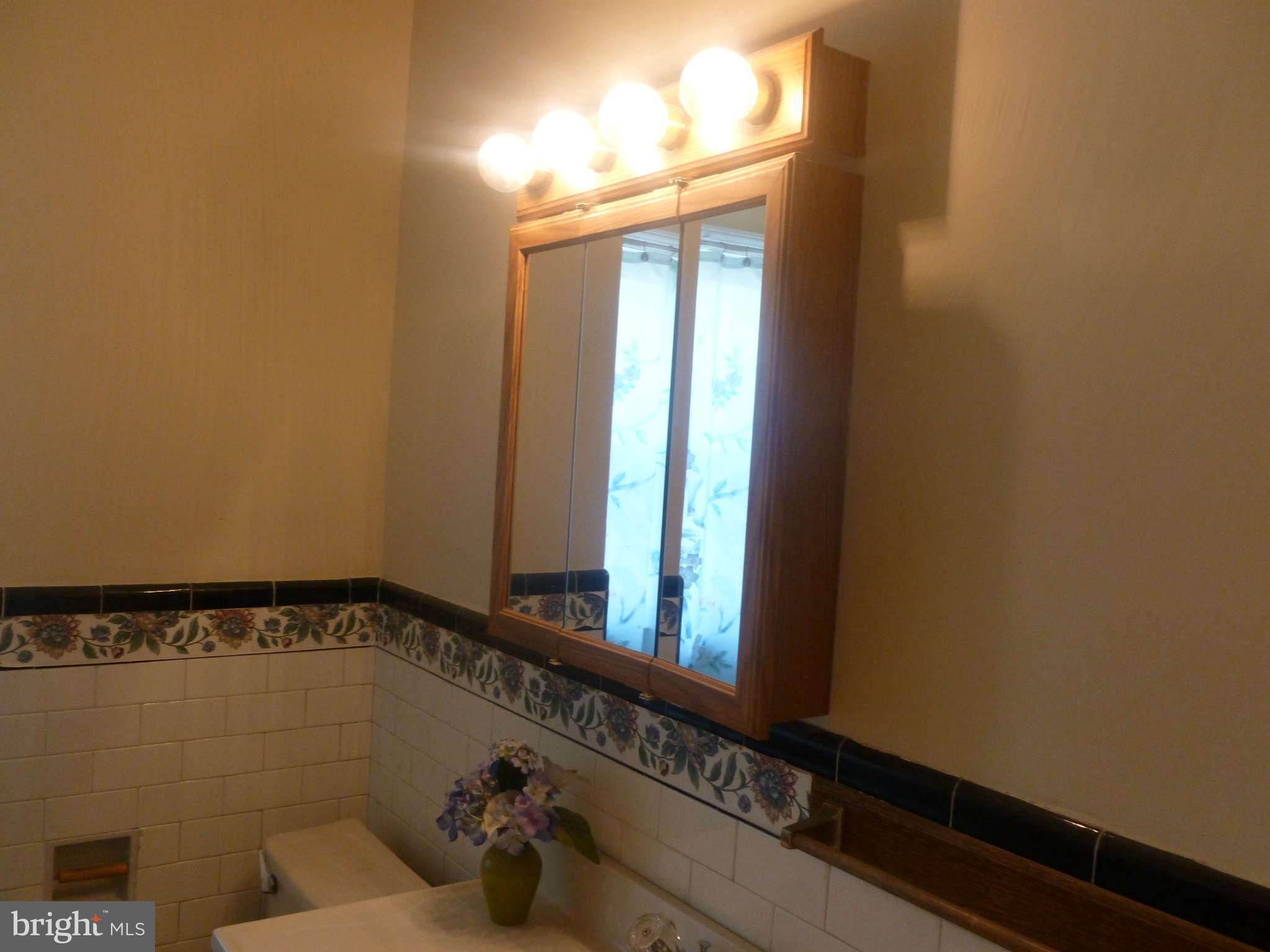 1238 Ten Oaks Road Baltimore, MD 21227 - Photo 14 of 20 Bath