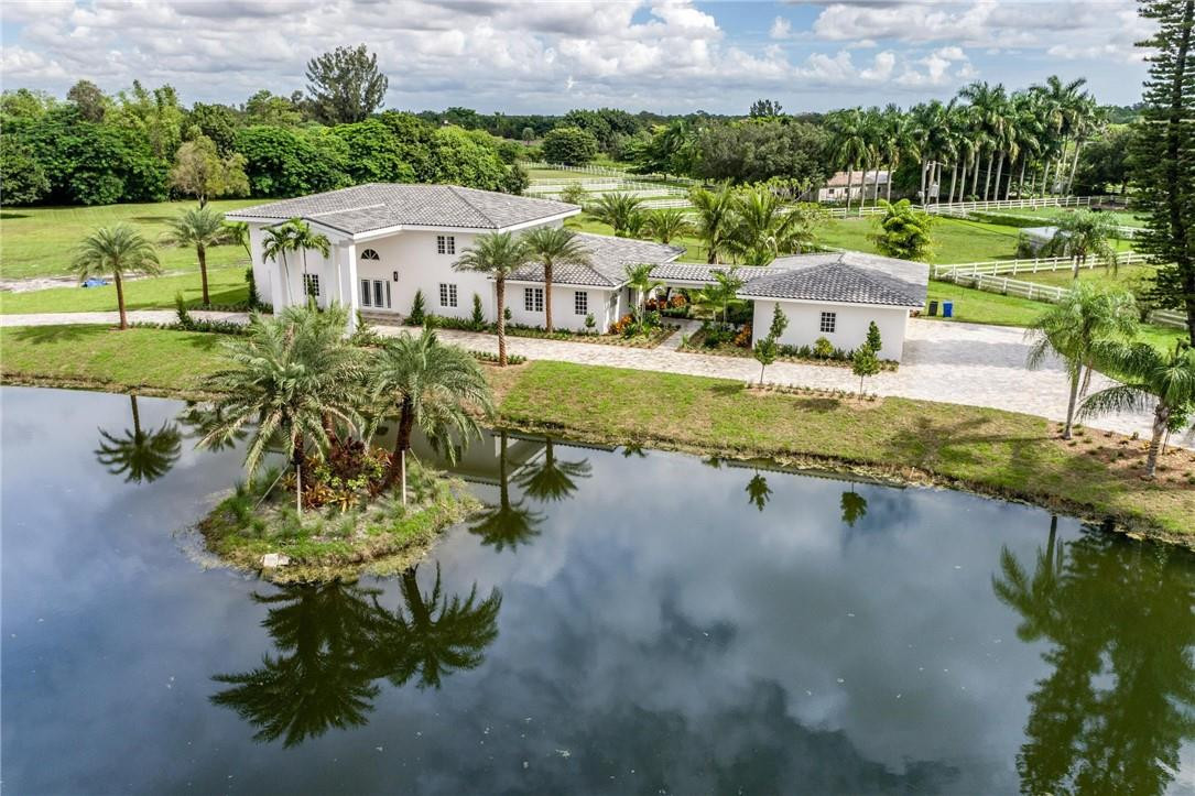 13731 Stirling Road Southwest Ranches, FL 33330 - Photo 8 of 55 Photo 8