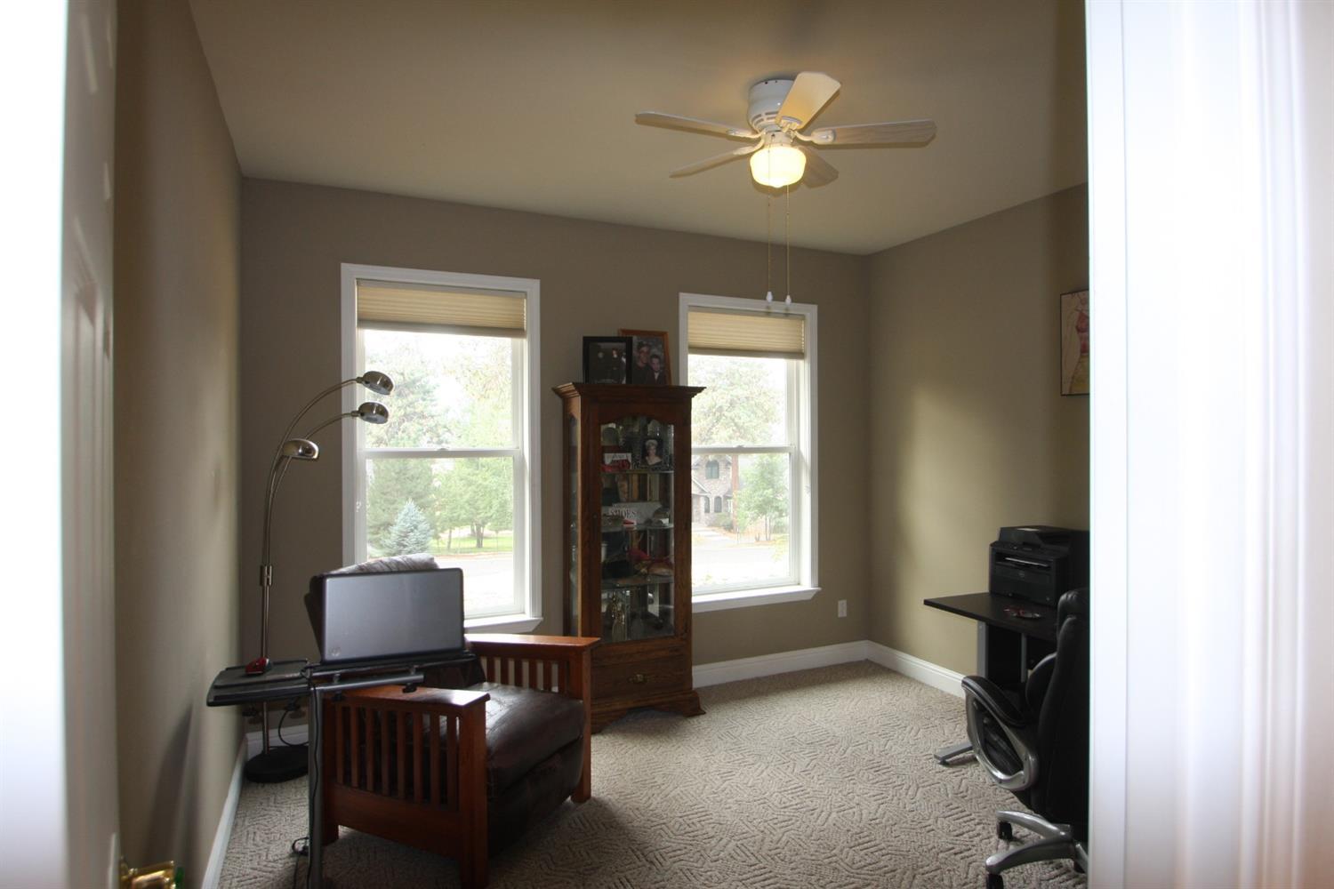 11819 Merganser Road Klamath Falls, OR 97601 - Photo 12 of 24 Bedroom #2 currently used as an office.
