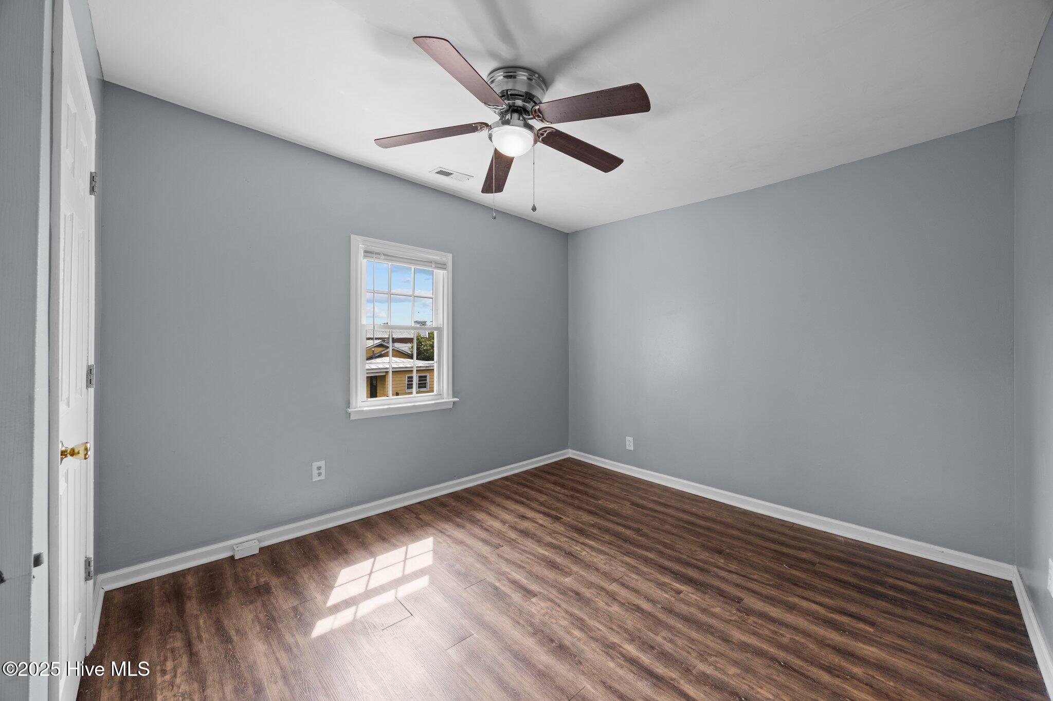 514 3rd Avenue, Unit B New Bern, NC 28560 - Photo 10 of 16 10-web-or-mls-514 3rd Ave B, New Bern, N