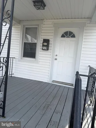 $1,725 | 219 Johnson Avenue, Marcus Hook, PA 19061