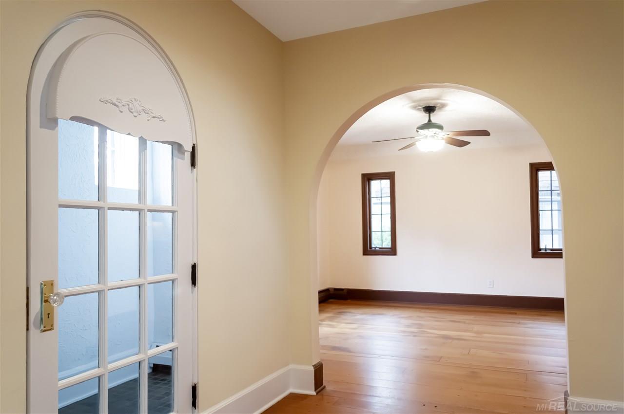 762 Bedford Road Grosse Pointe Park, MI 48230 - Photo 19 of 57