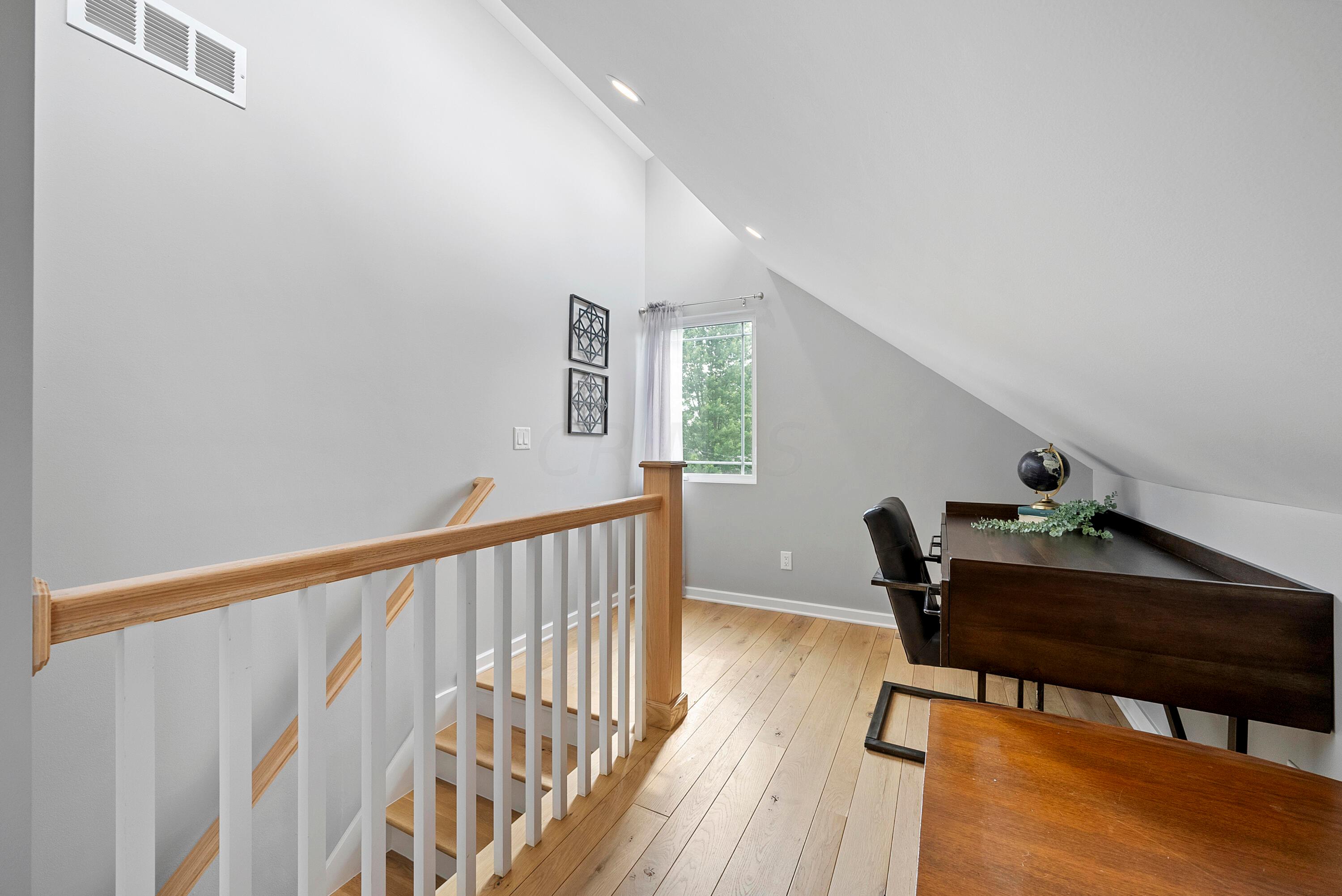 2225 Edgevale Road Columbus, OH 43221 - Photo 44 of 82 Second level loft