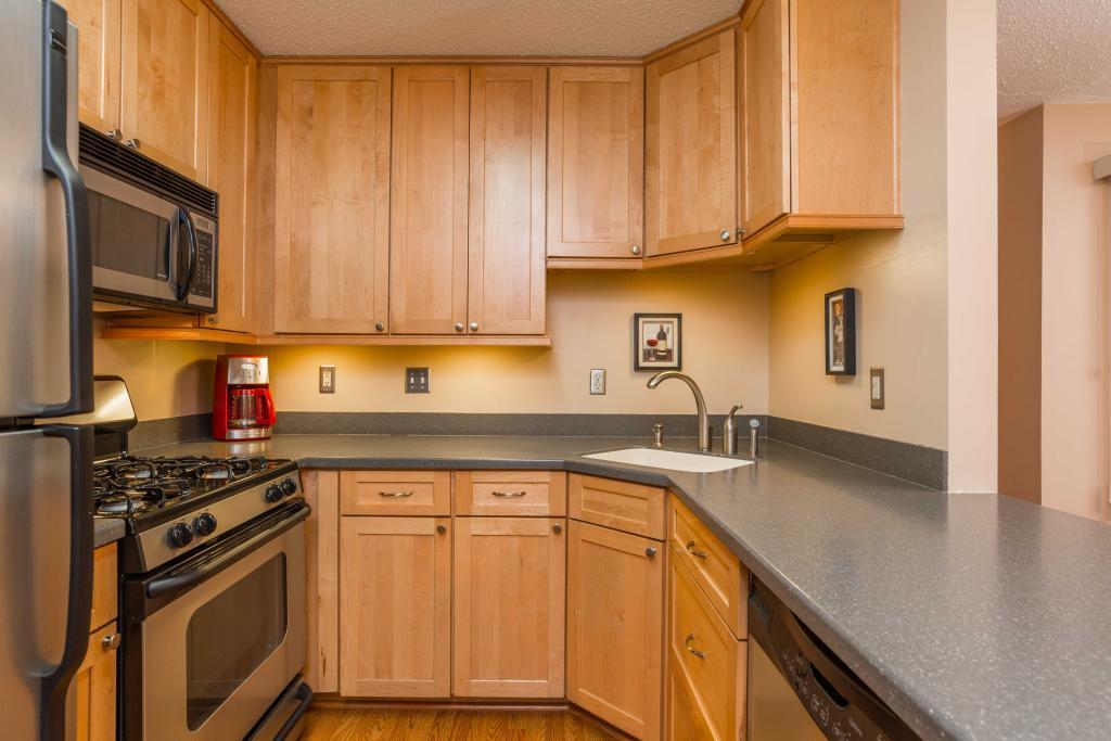 8773 Basswood Road Eden Prairie, MN 55344 - Photo 5 of 24 Gallery Image 5