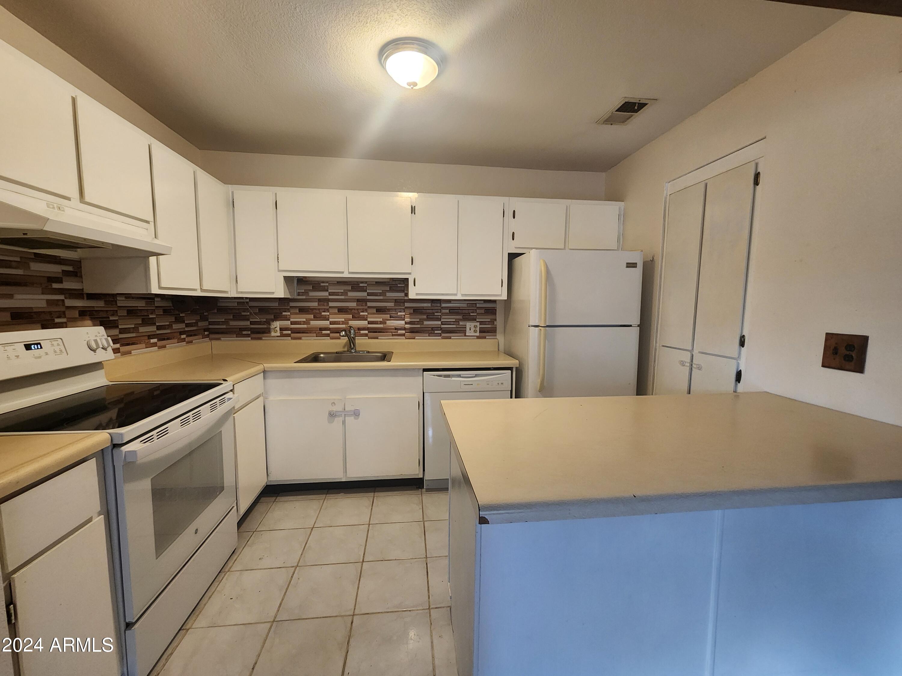 1200 South Riordan Ranch Street, Unit 21 Flagstaff, AZ 86001 - Photo 33 of 35 20240910_131215