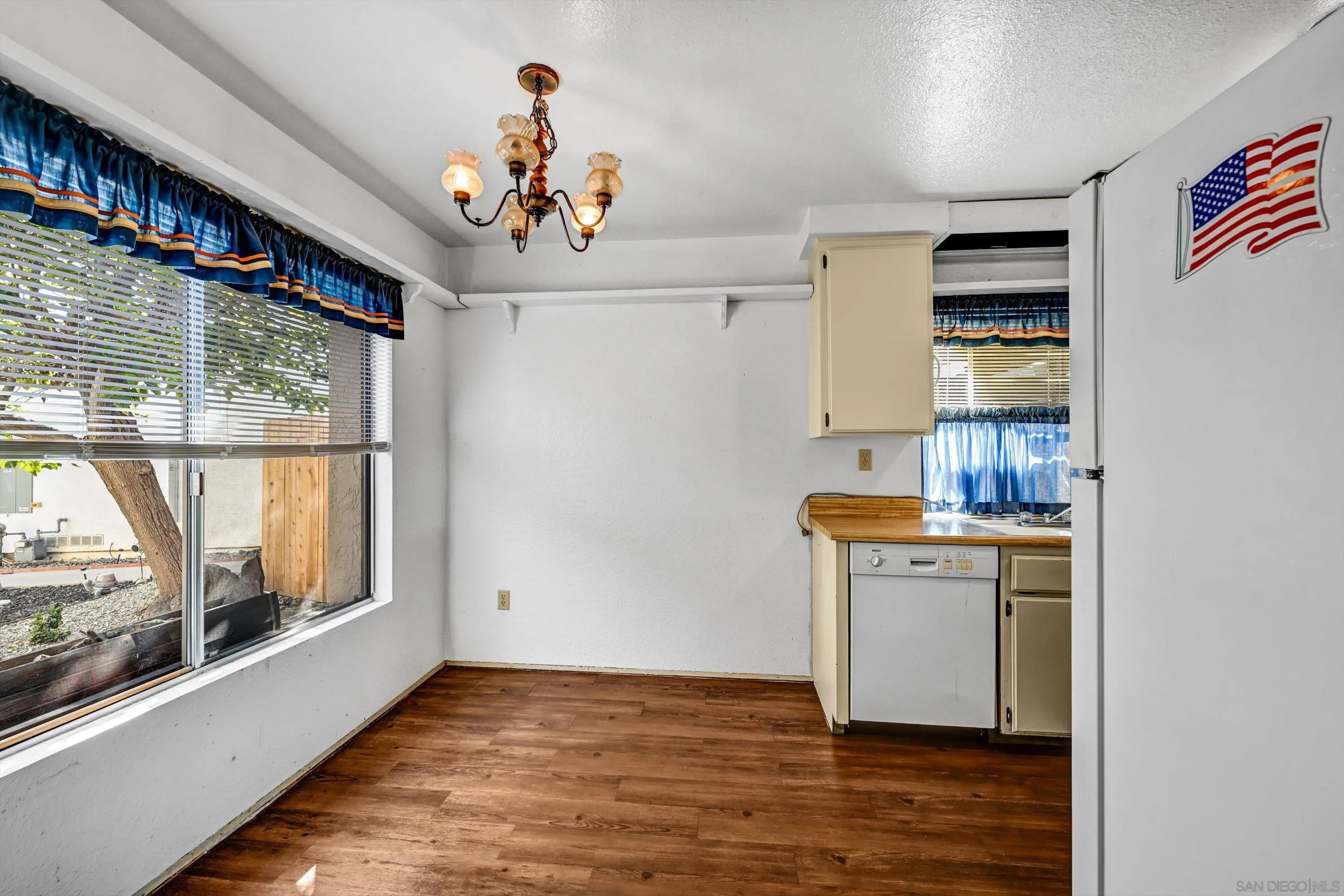 8858 Capcano Road San Diego, CA 92126 - Photo 9 of 34 Gallery Image 9
