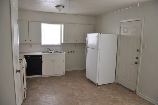 $995 | 412 Ash Street, College Station, TX 77840