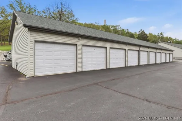 $625,000 | 55 Cedar Green Lane, Unit 3E, Camdenton, MO 65020
