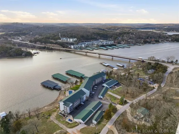$625,000 | 55 Cedar Green Lane, Unit 3E, Camdenton, MO 65020