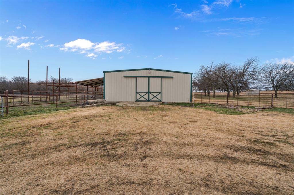 12481 Stice Road Krum, TX 76249 - Photo 27 of 40