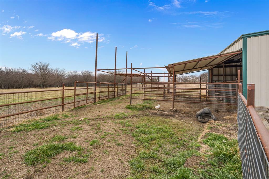 12481 Stice Road Krum, TX 76249 - Photo 30 of 40