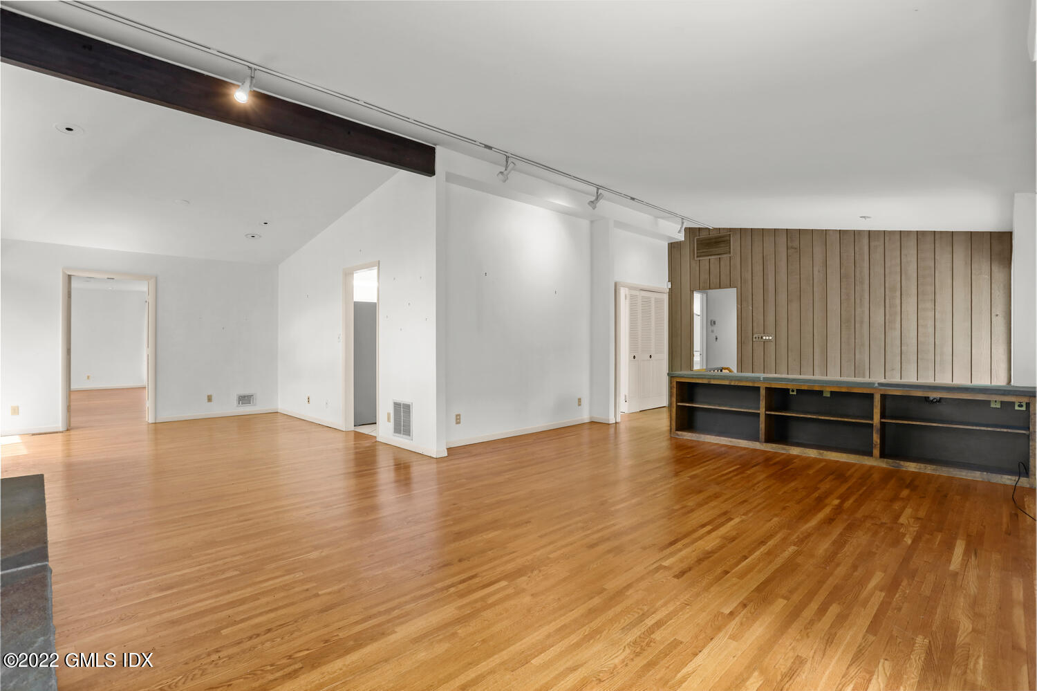 93 Angus Road North, Unit NORTH Greenwich, CT 06831 - Photo 4 of 39 93 Angus Rd N Greenwich CT-large-019-024