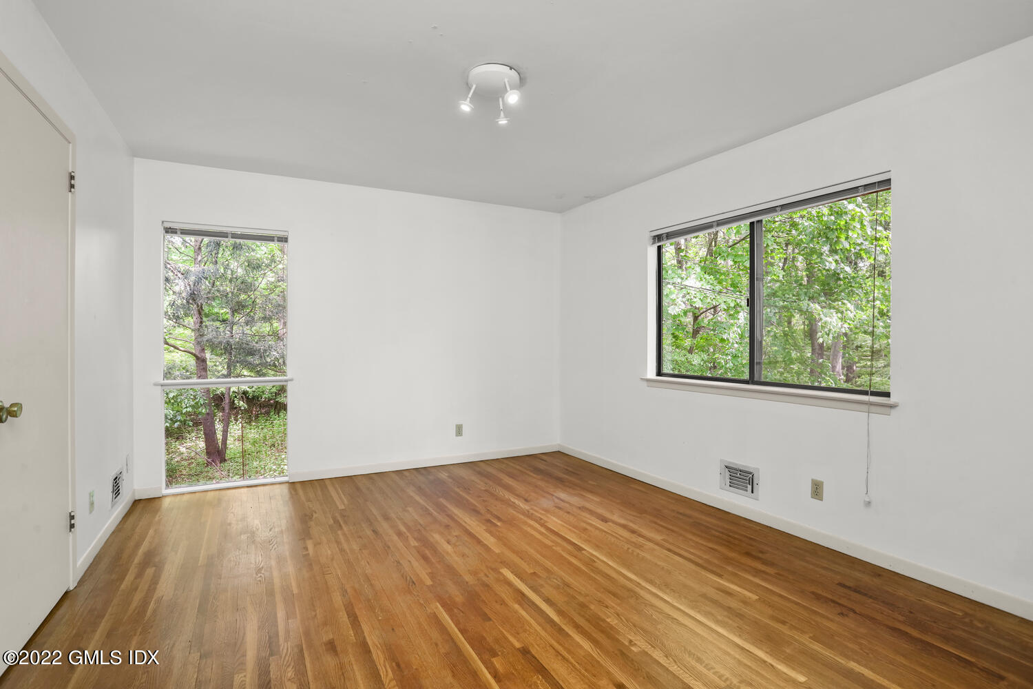 93 Angus Road North, Unit NORTH Greenwich, CT 06831 - Photo 10 of 39 93 Angus Rd N Greenwich CT-large-012-016