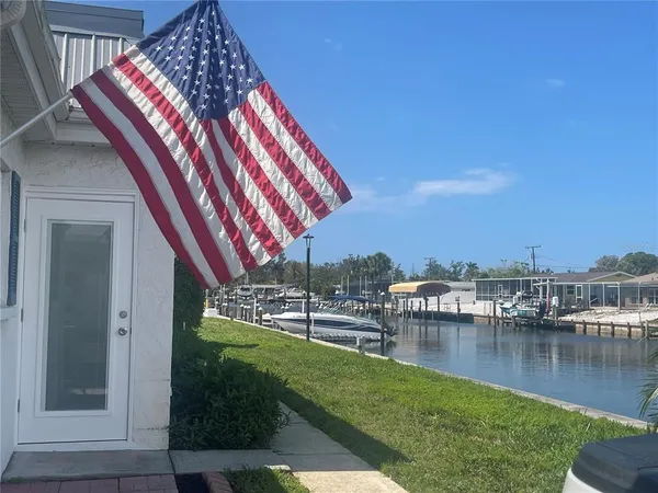 $2,500 | 9819 Hernando Court, Unit 29A, Bradenton, FL 34210