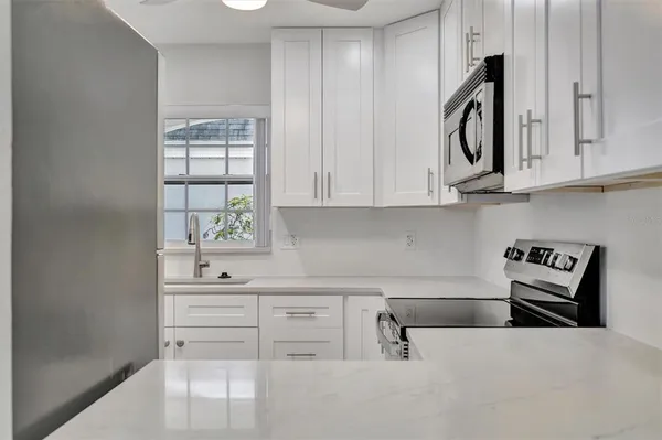 $2,500 | 9819 Hernando Court, Unit 29A, Bradenton, FL 34210